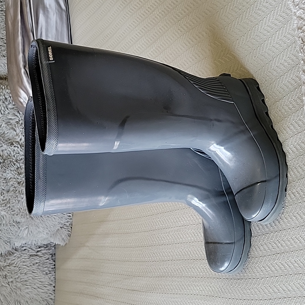 SOREL TALL RAIN BOOT